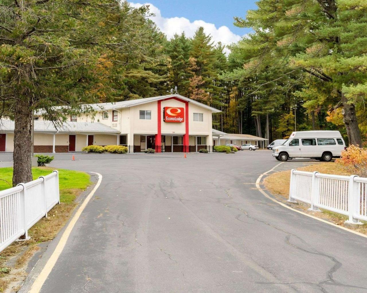 Red Roof Inn Sutton Exterior photo